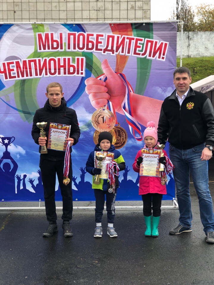 28 сентября на стадионе АО «Соликамский завод «Урал» состоялась Легкоатлетическая эстафета «Здоровое поколение».