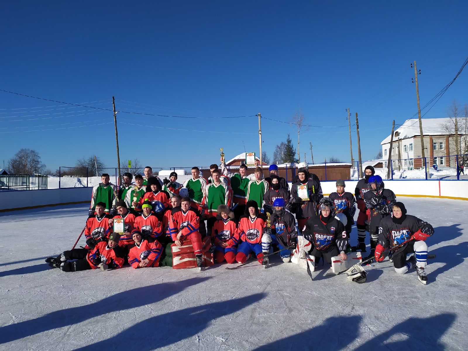 27 февраля, в п. Тюлькино,прошёл межрайонный турнир по хоккею среди поселковых команд Пермского края и закрытие хоккейного сезона 2020-2021.